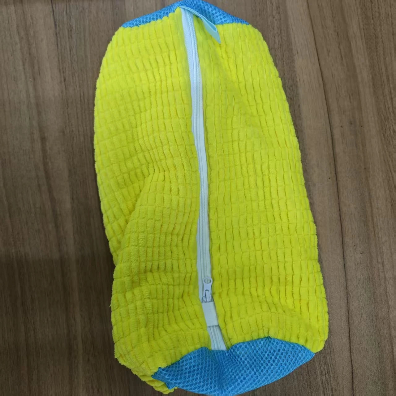 Protective Shoe Washing Bag with Soft Chenille Interior
