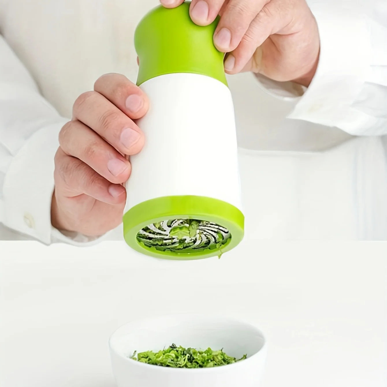 1Pc Manual Herb Grinder Spice Mill