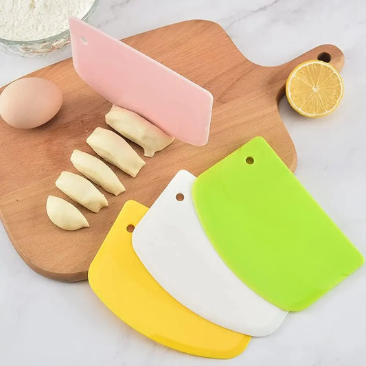 Flexible Dough Scraper Spatula for Baking & Pastry Preparation