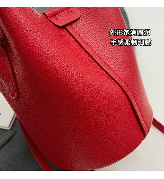 High-End Minimalist Shoulder Bag for Everyday Commuting