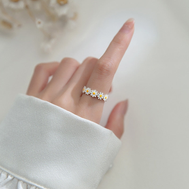 Vintage Daisy Flower Ring