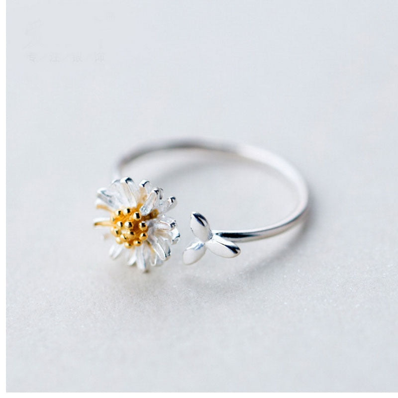 Vintage Daisy Flower Ring