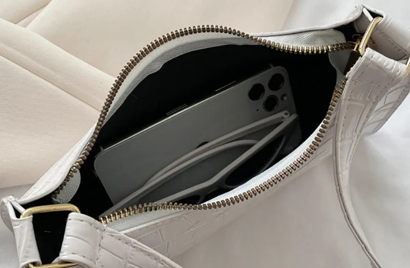 Alligator Pattern PU Leather Baguette Shoulder Bag