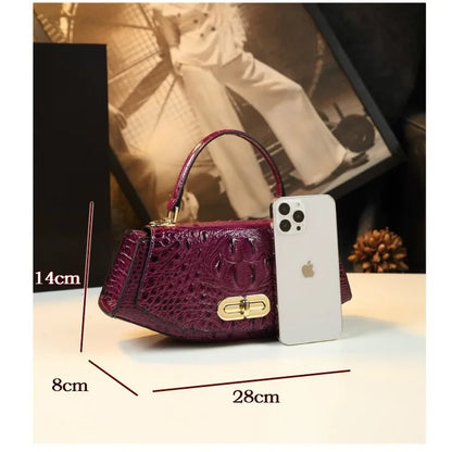 Elegant Women’s Saddle Crossbody Bag