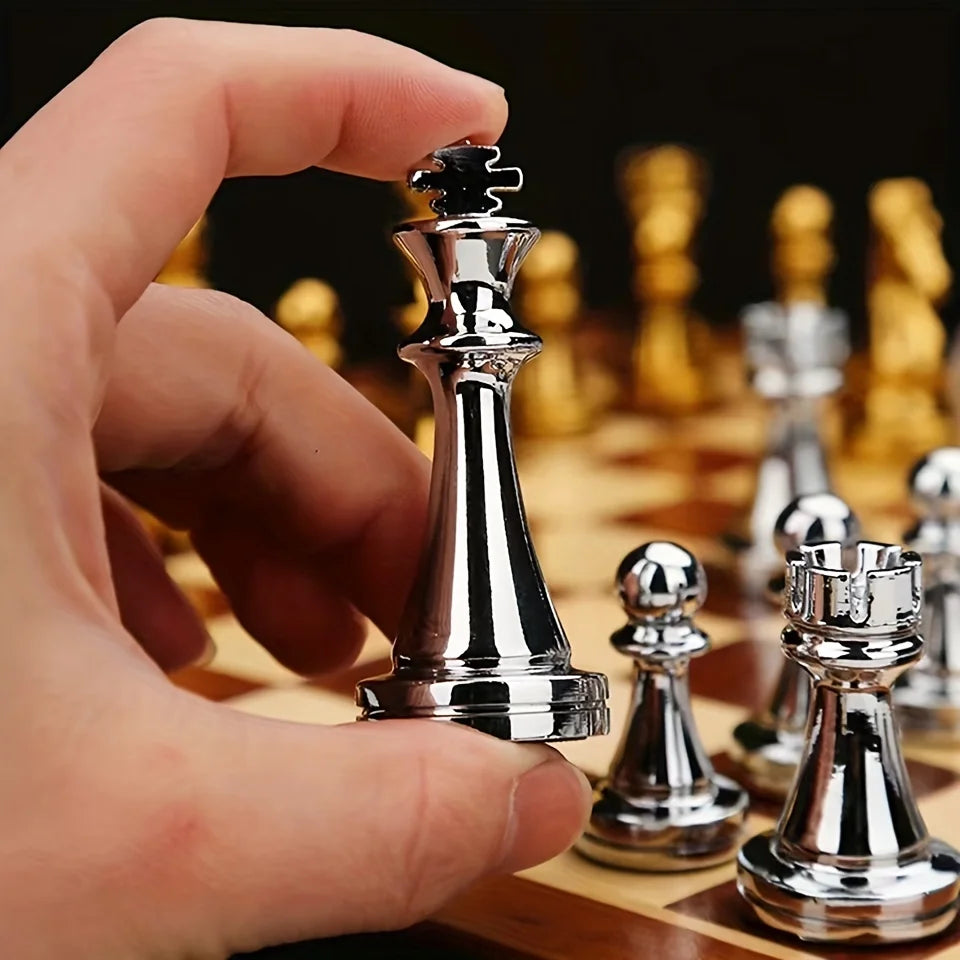 Deluxe Folding Wooden Chess Set