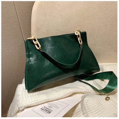 Elegant Women’s Underarm Tote Bag with Chain Accent