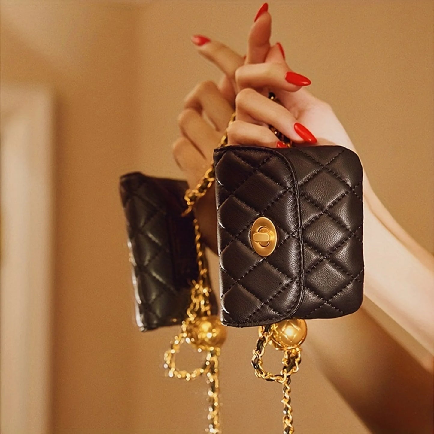 Women’s Quilted Chain Crossbody Waist Bag