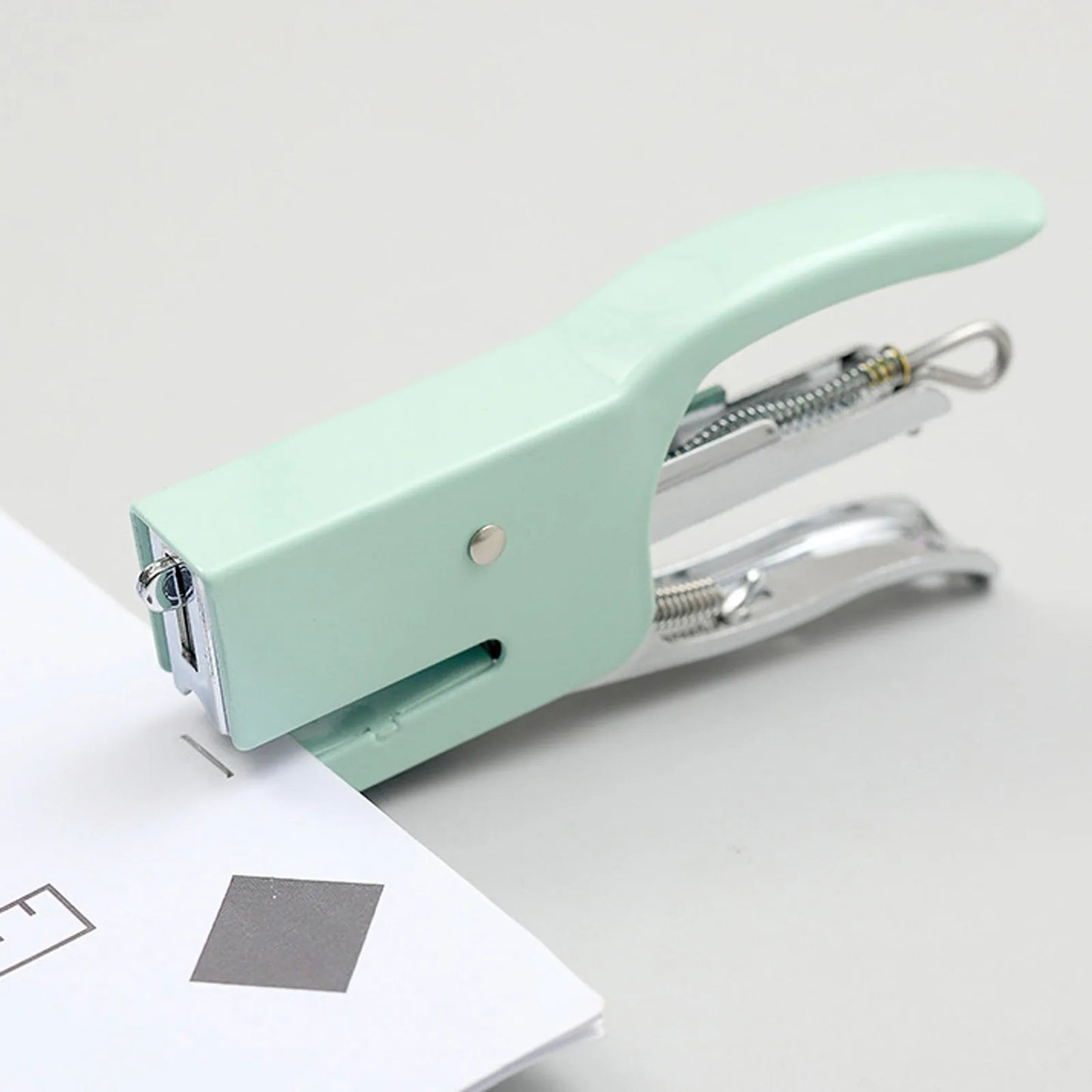 Portable Mini Desk Stapler with 750 Staples