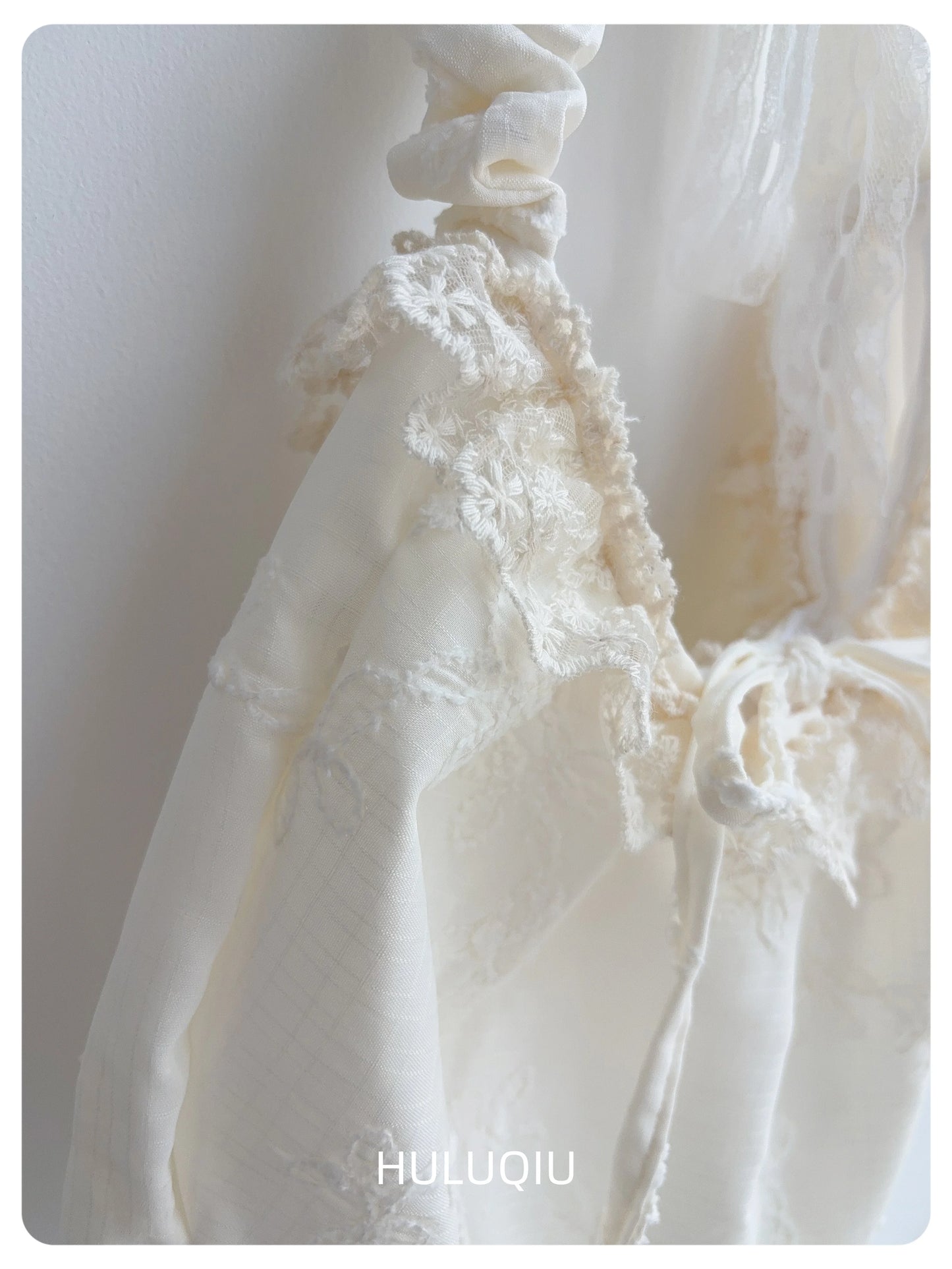 Lace Ruffle Shoulder Bag with Bow