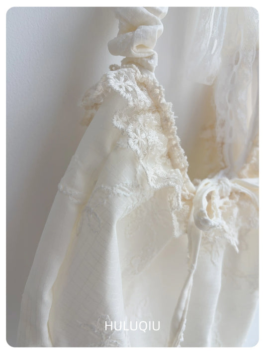 Lace Ruffle Shoulder Bag with Bow