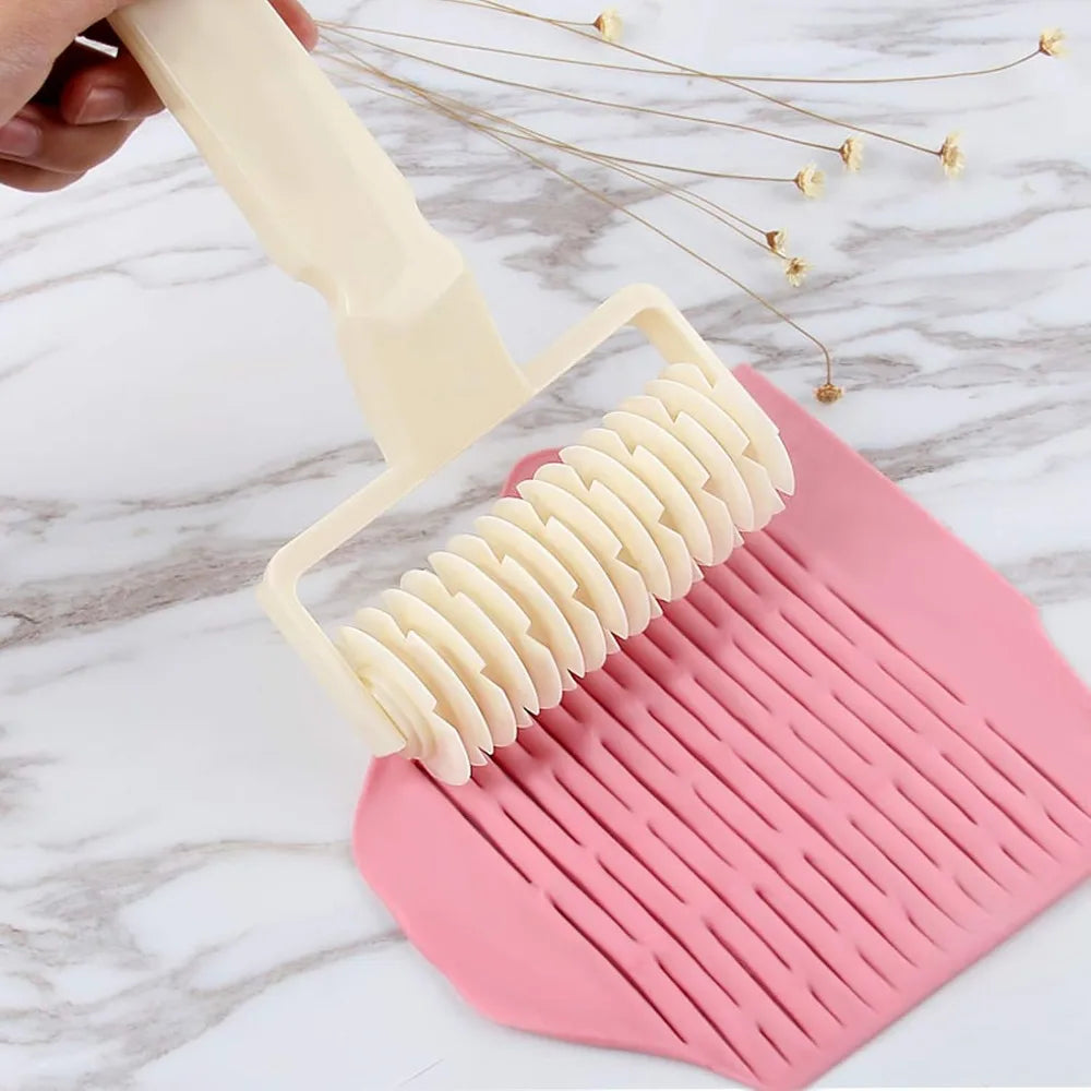 Plastic Lattice Pastry Roller Cutter