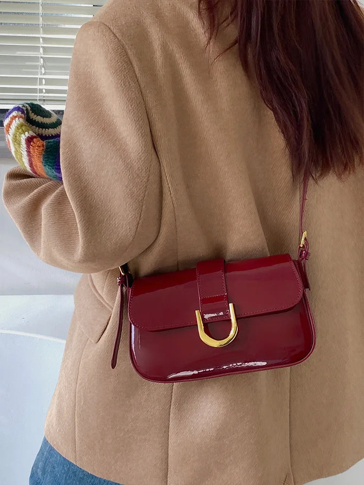 Vintage Horseshoe Buckle Crossbody Shoulder Bag