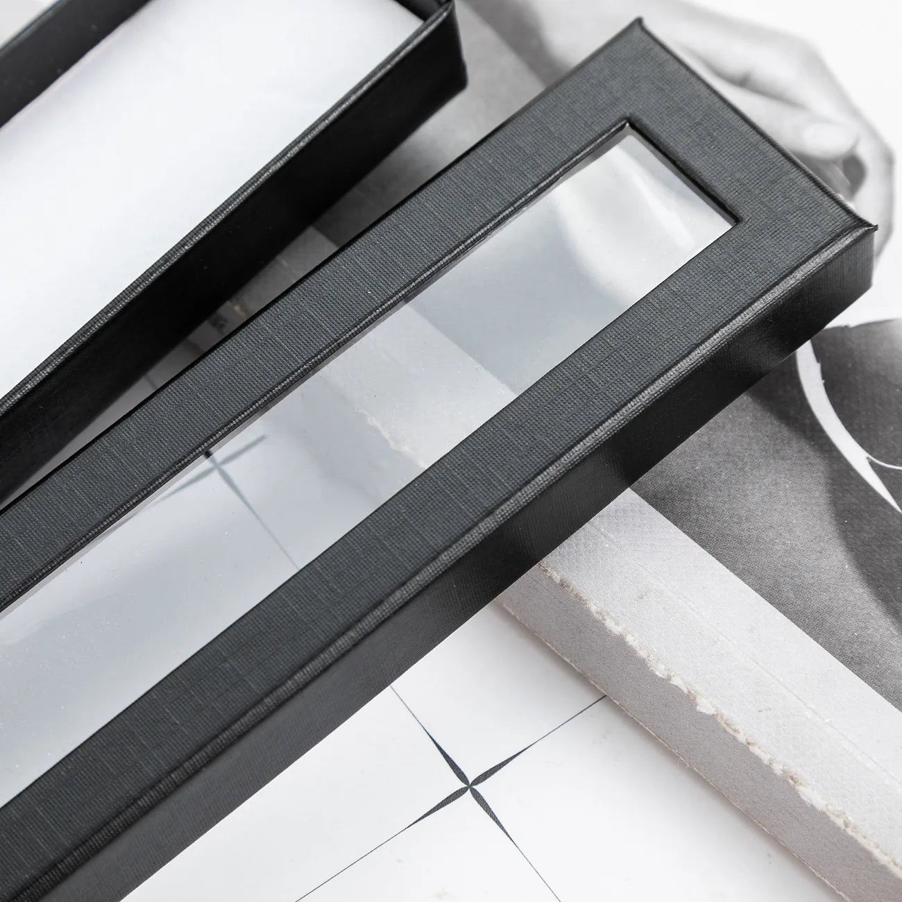 Elegant Paper Pen Gift Box