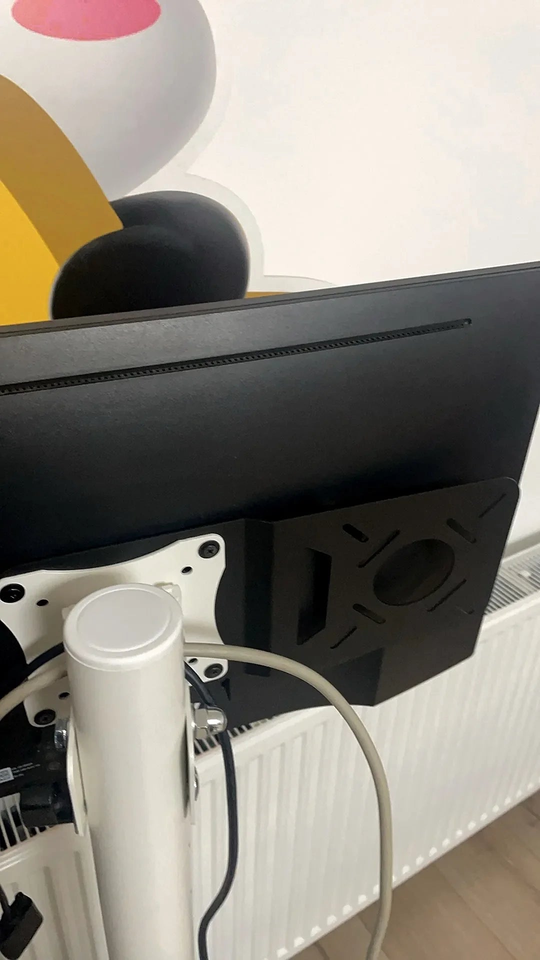 VESA Extension Mount Plate for Monitor, NUC & Mac Mini