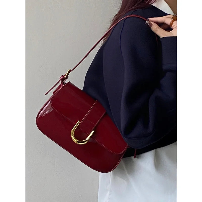 Vintage Horseshoe Buckle Crossbody Shoulder Bag