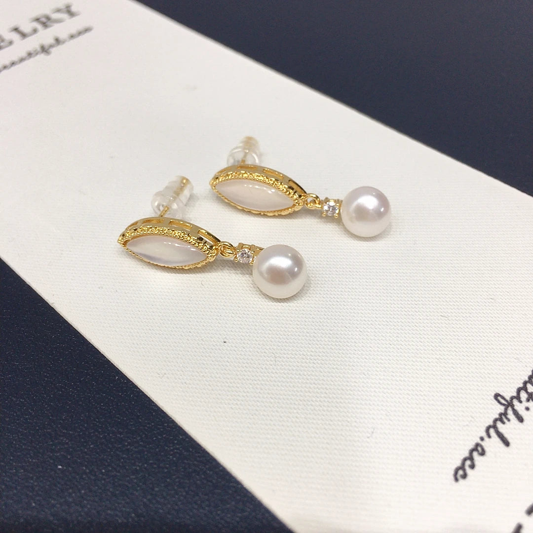 Freshwater Pearl Oval Stud Earrings