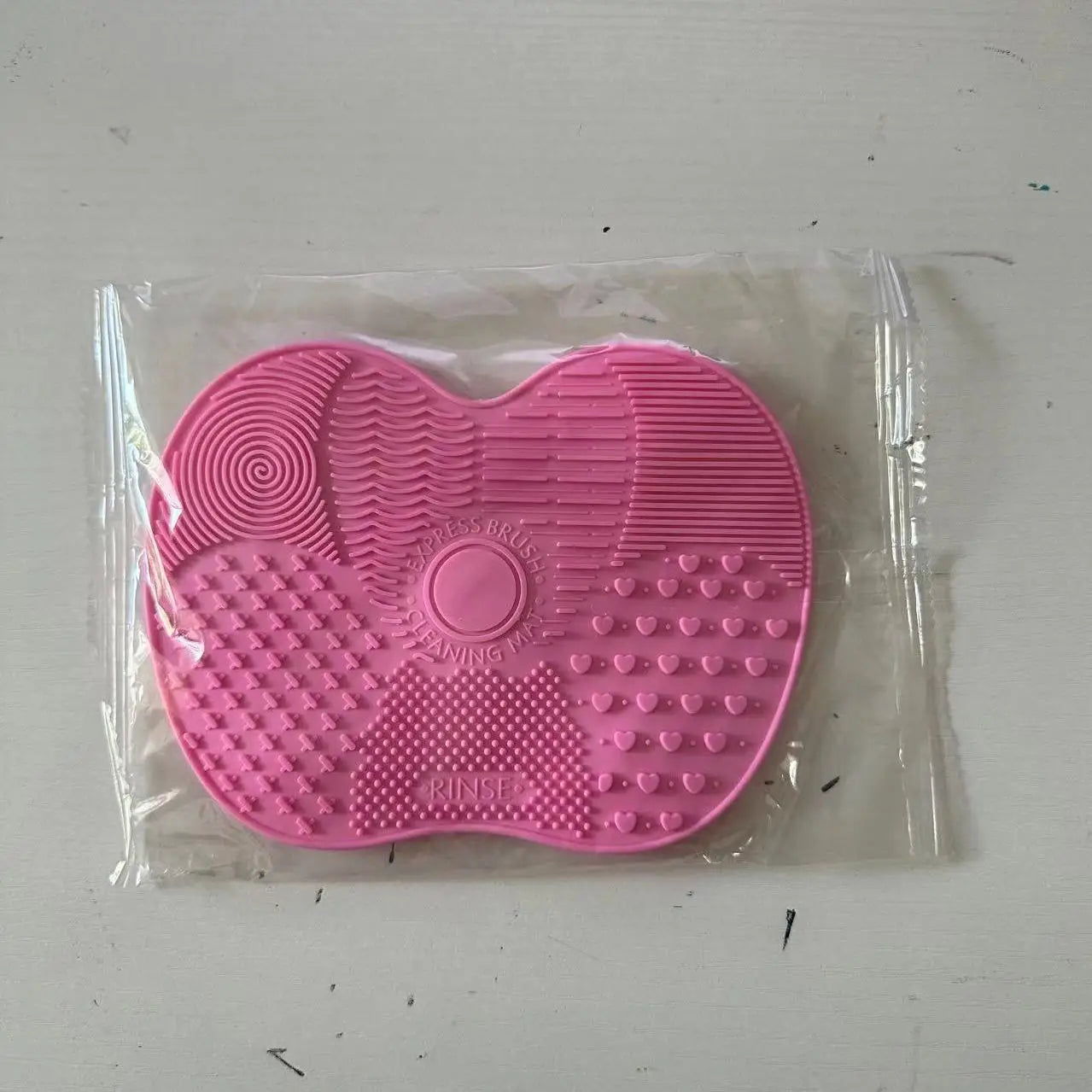 Apple-Shaped Silicone Makeup Brush Cleaning Pad