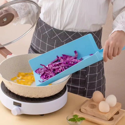 Foldable Shovel-Shaped Plastic Cutting Board