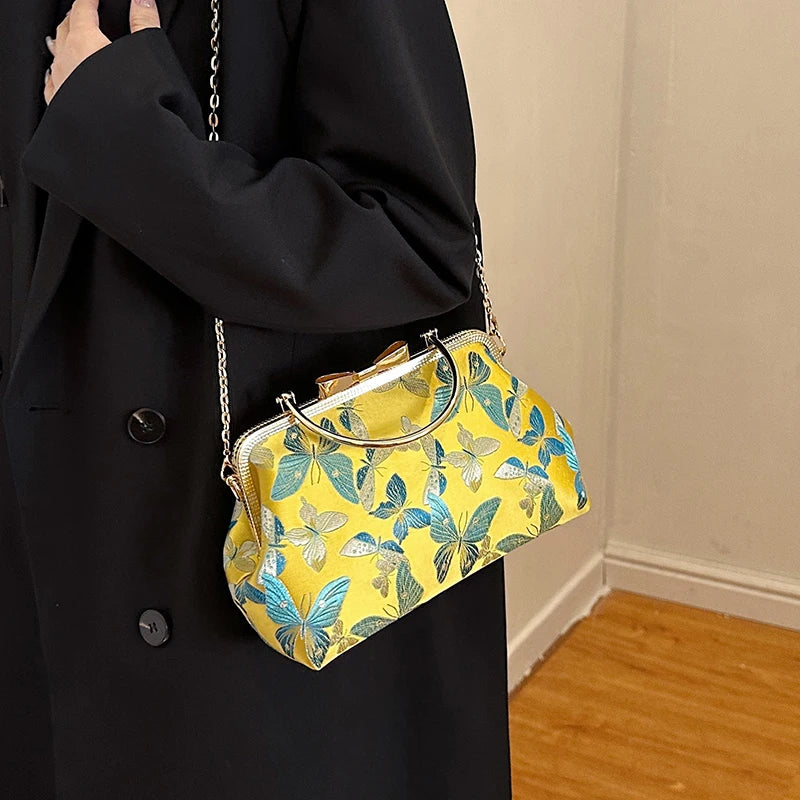 Vintage Embroidered Chain Clutch Handbag