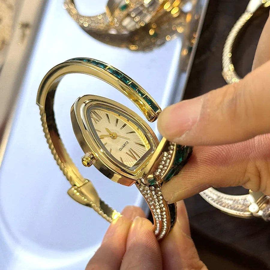 Women's Luxury Snake Bracelet Quartz Fashion Watch
