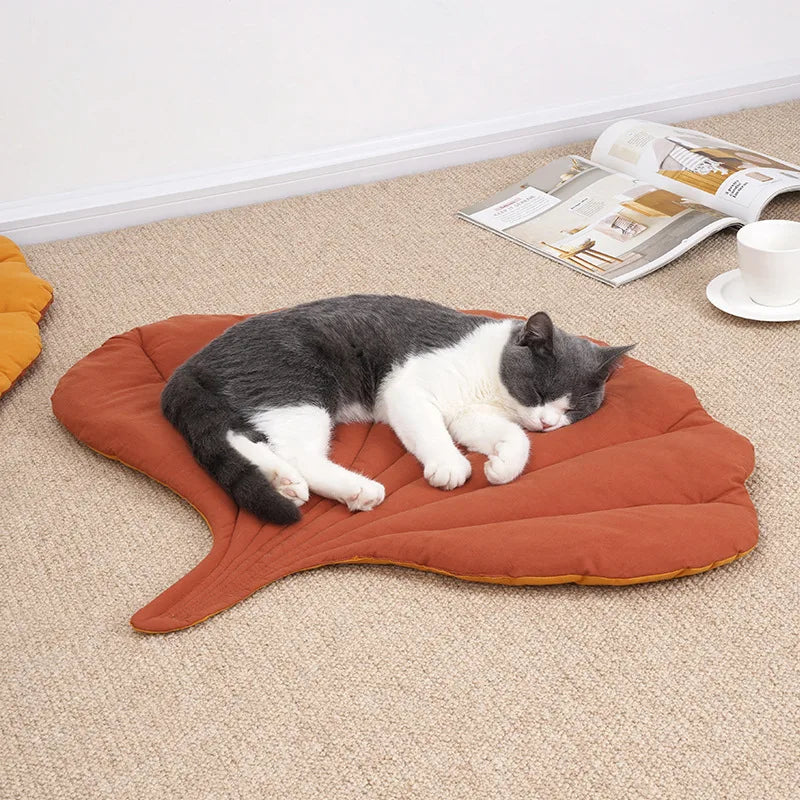 Leaf-Shaped Cotton Pet Bed Mat