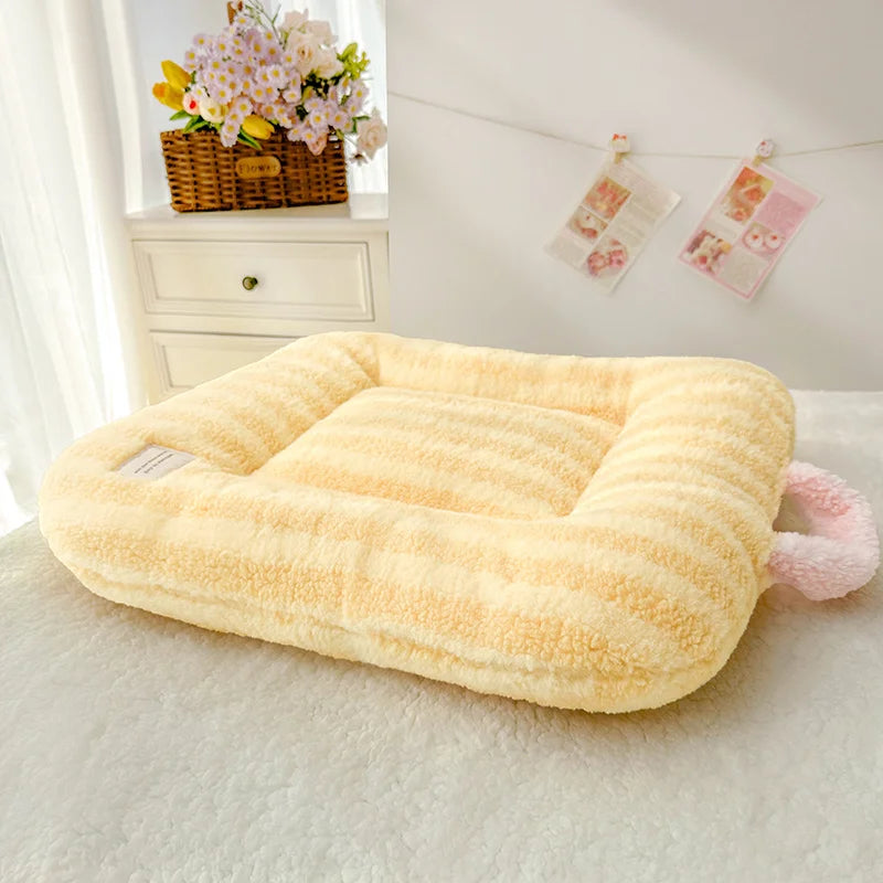 Soft Plush Oval Cat & Dog Bed Pad