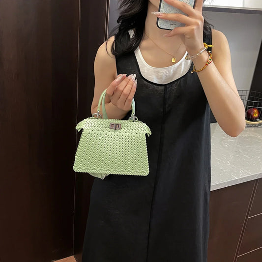 Elegant Woven Leather Crossbody Handbag