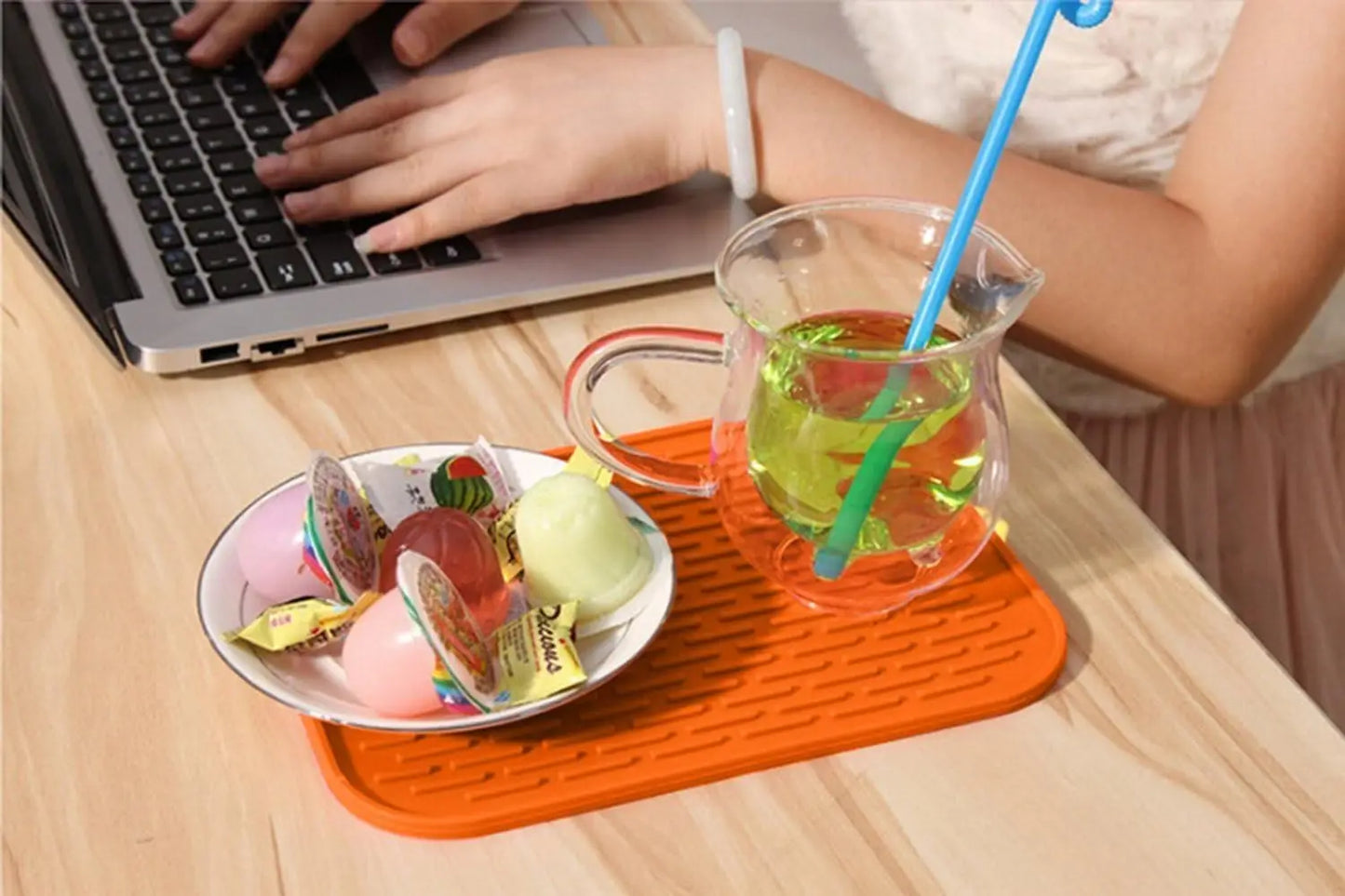 Silicone Heat-Resistant Pot Holder Mat