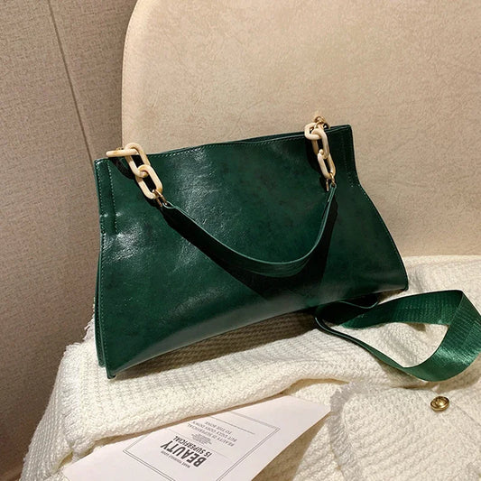Elegant Women’s Underarm Tote Bag with Chain Accent