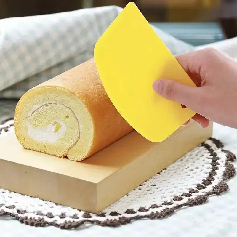 Flexible Dough Scraper Spatula for Baking & Pastry Preparation