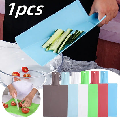 Foldable Shovel-Shaped Plastic Cutting Board