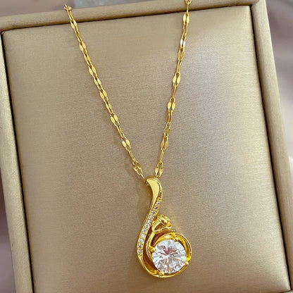 Elegant Clavicle Necklace with Zircon Detail