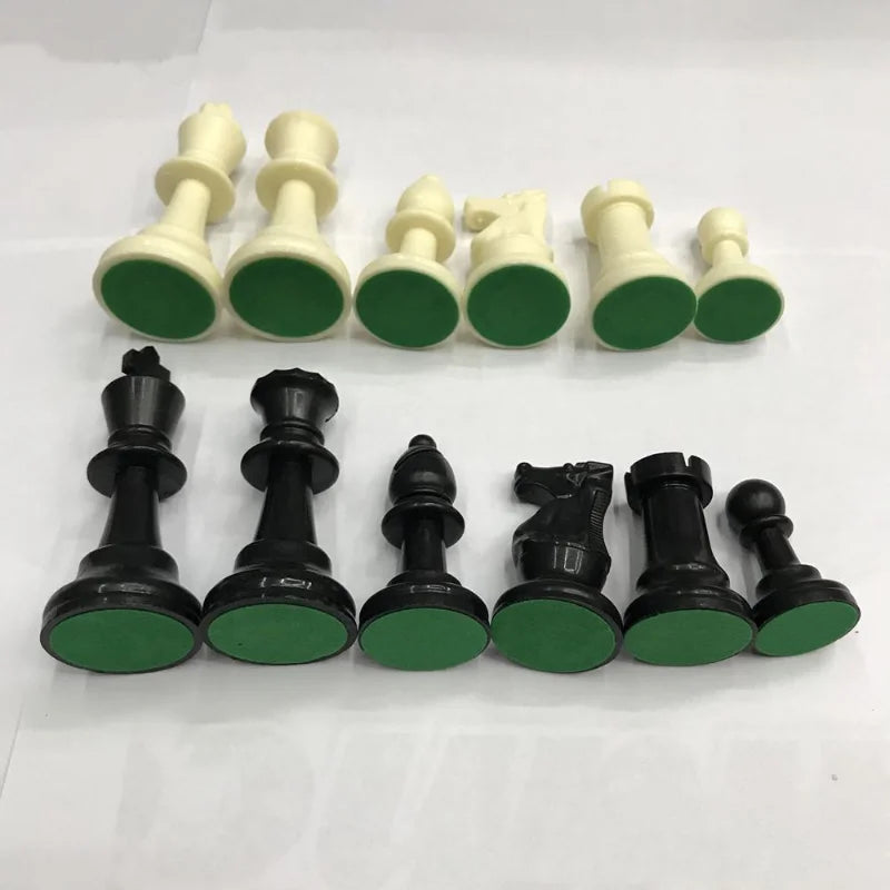 Tournament Chess Set with Mat