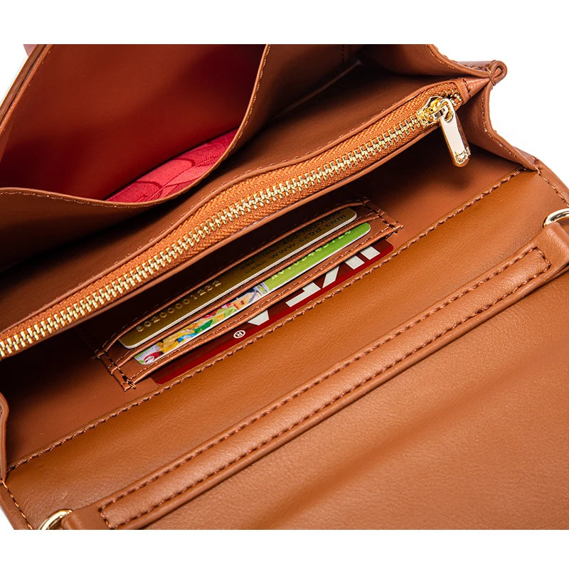 CHCH Magnetic Chain Shoulder Bag