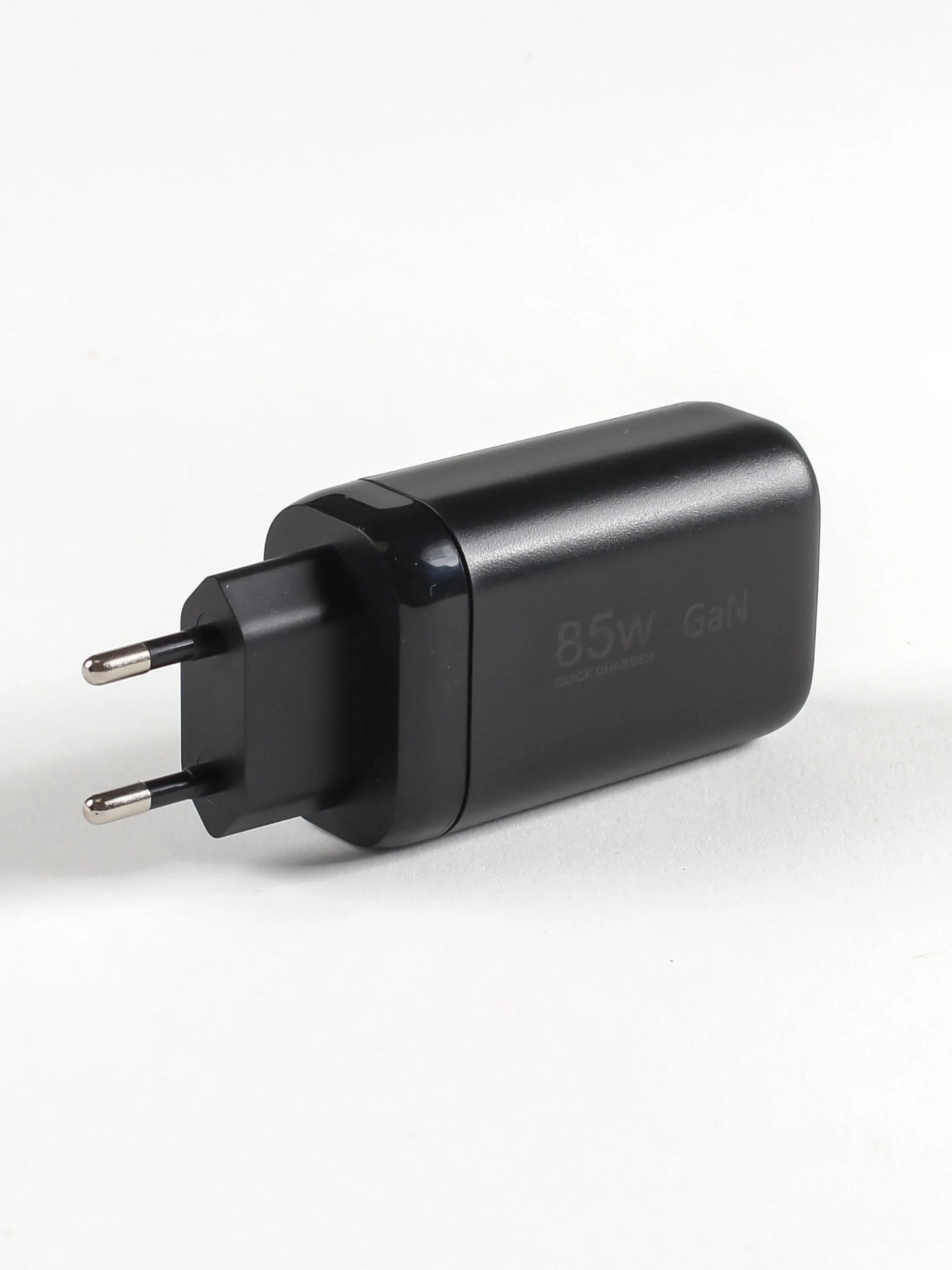 Title 85W 3-Port GaN Fast Charger