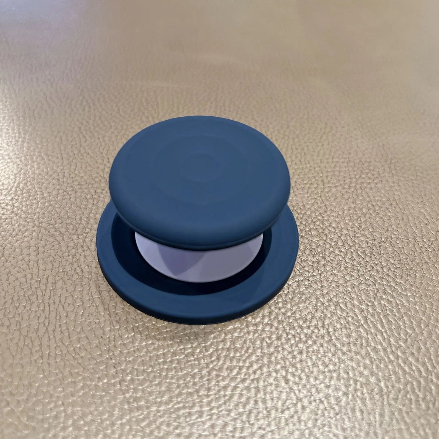 Water Ripple Silicone MagSafe Phone Grip Holder
