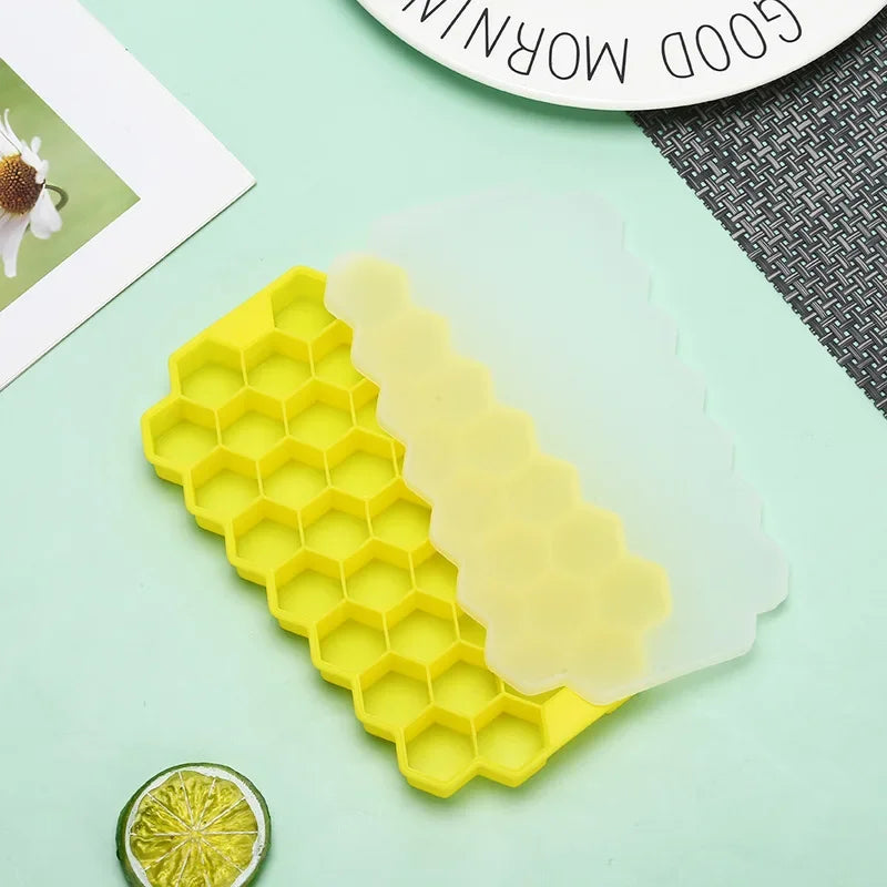 37-Grid Honeycomb Silicone Ice Cube Tray with Lid