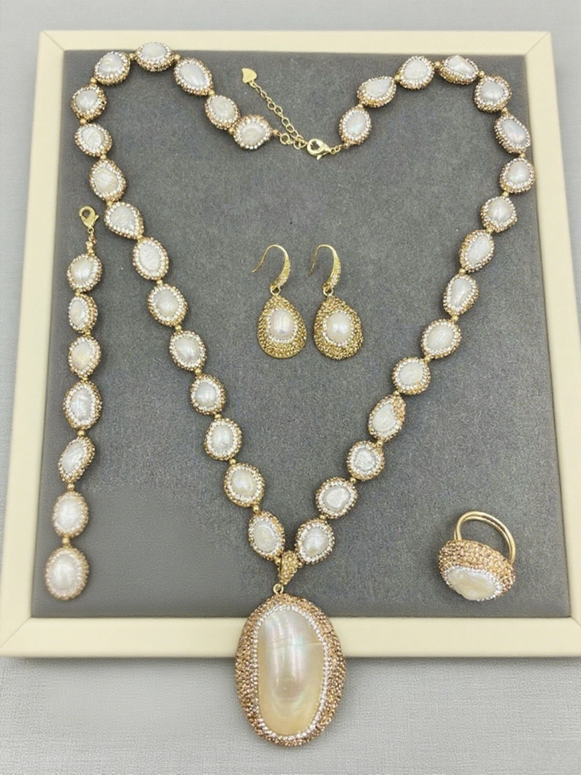 Natural Shell Pearl Jewellery Set