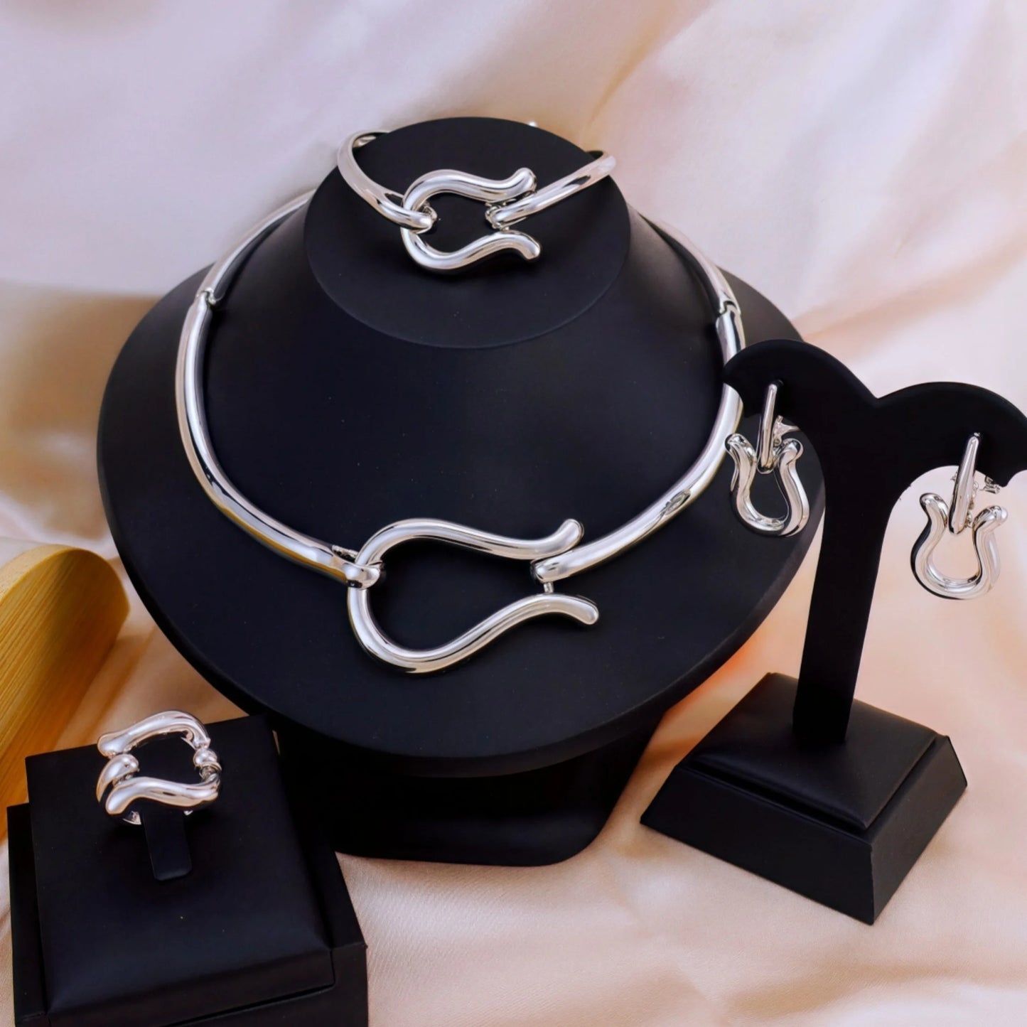 Wedding Jewelry Set – Choker Necklace, Earrings, Bracelet & Ring