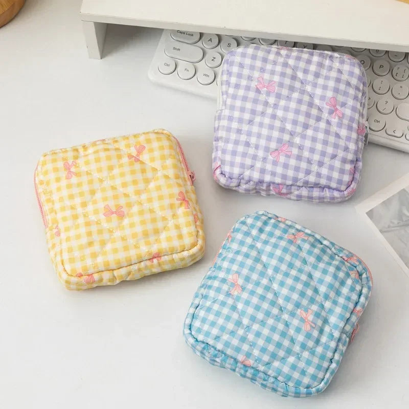 Heart Print Feminine Hygiene Storage Pouch