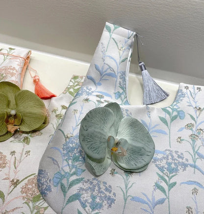 Chinese Style Embroidered Knot Wrist Bag