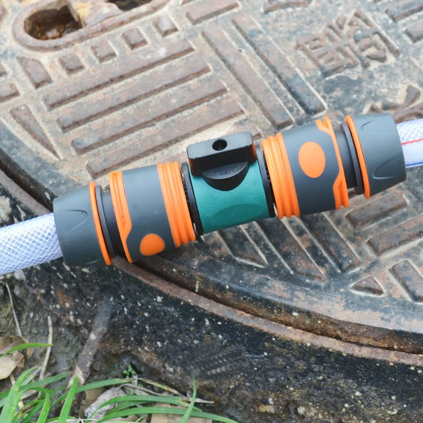2-Way Garden Hose Splitter with Shut-Off Valve