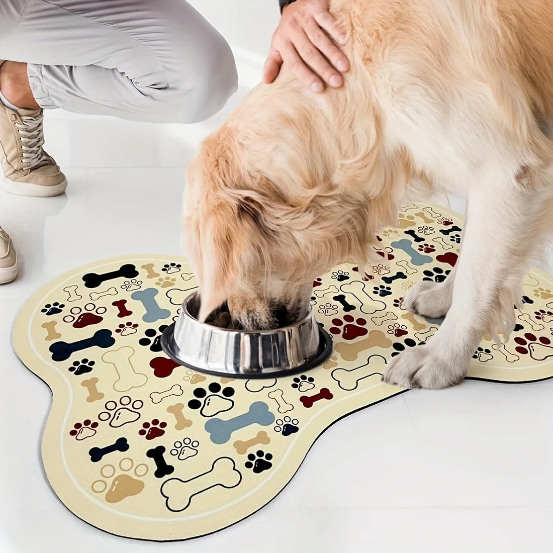 Non-Slip Diatom Mud Dog Feeding Mat with Paw Print Design