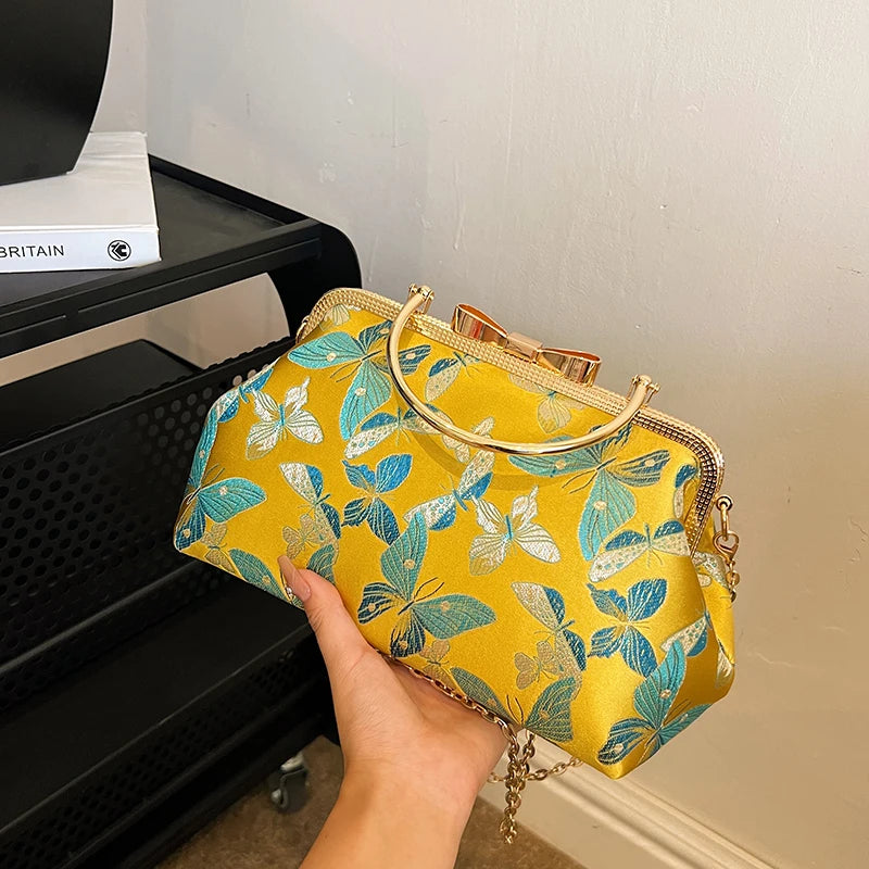 Vintage Embroidered Chain Clutch Handbag