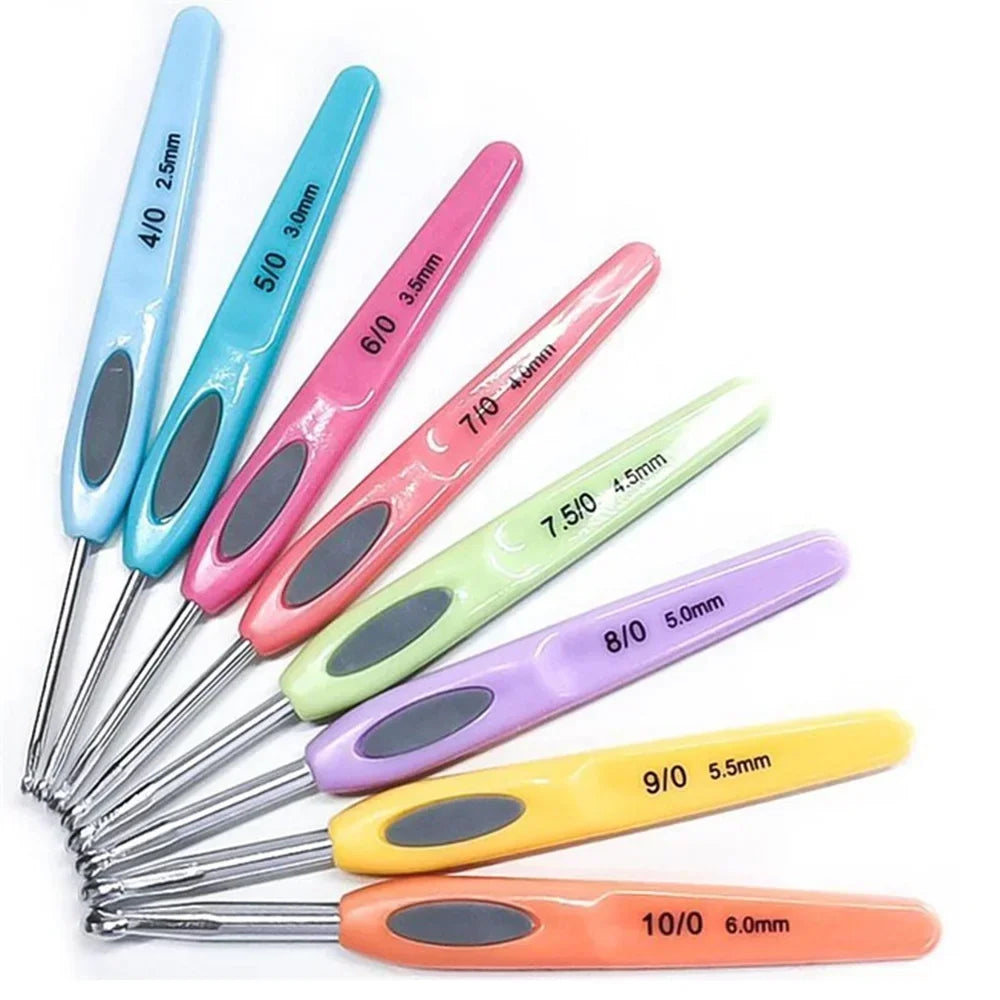 8 Pcs/set of Colorful Soft Plastic Handle Sweater Crochet Needle Set 2.5-6mm