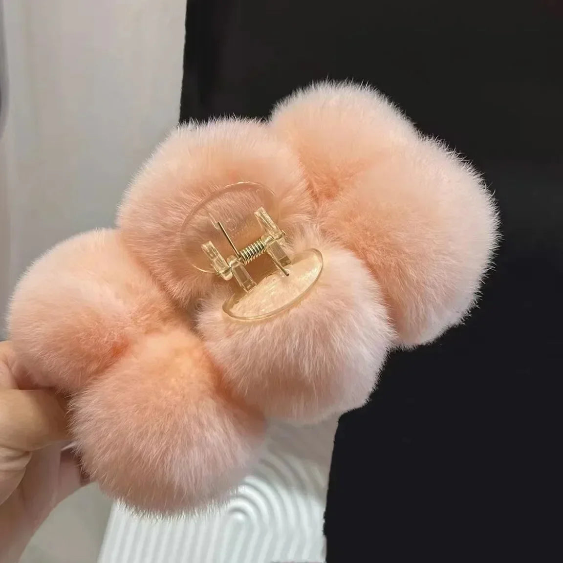 Women’s Furry Hair Claw Clip