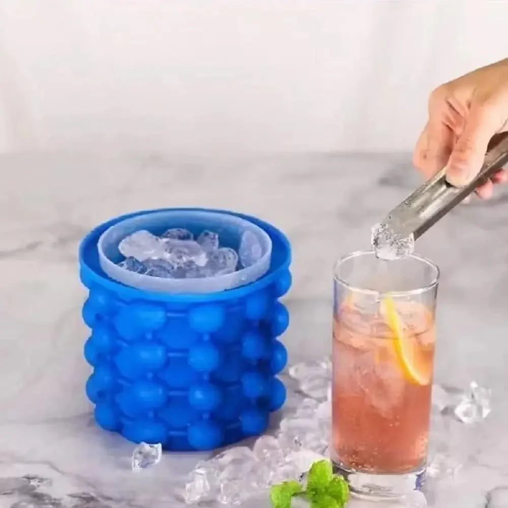 Portable Silicone Ice Cube Mold and Ice Storage Bucket with Lid