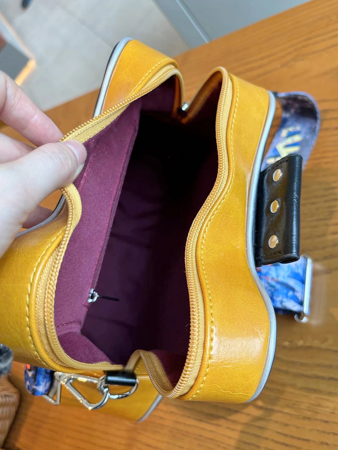 Guitar Shape Crossbody Shoulder Bag