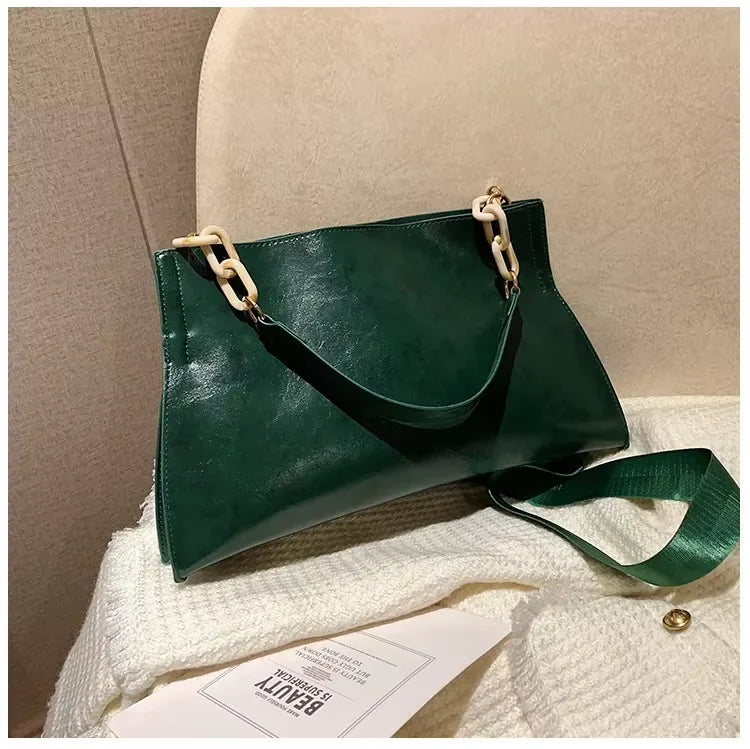 Elegant Women’s Underarm Tote Bag with Chain Accent