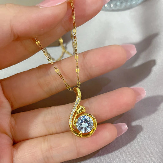 Elegant Clavicle Necklace with Zircon Detail